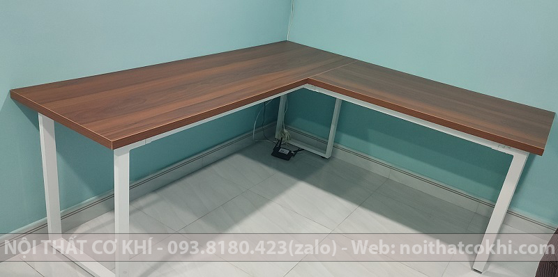 Bàn Chữ L Chân Sắt